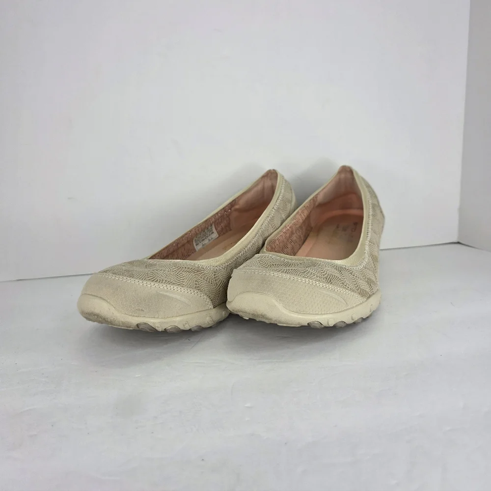Skechers Relaxed Fit Savvy Women’s Beige Loafer Slip On Comfort Wedge  Size 9 - Picture 3 of 14